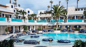 Palms Place Hotel StripView with Open Balcony -23